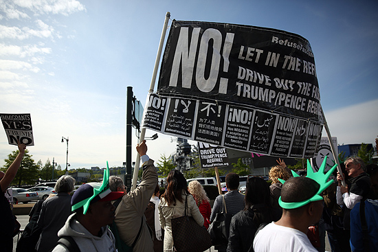 Trump 'evinde' protesto edildi
